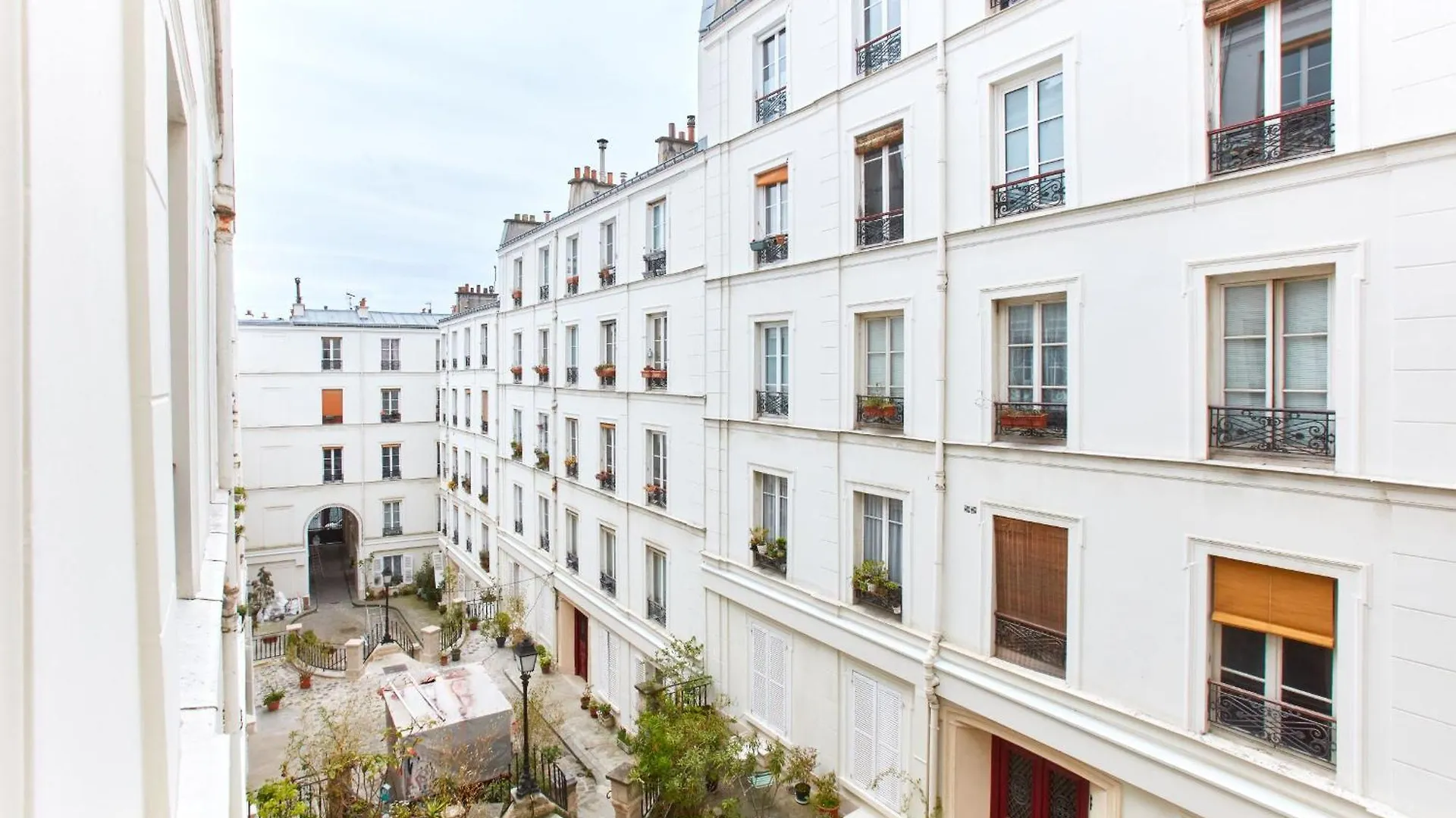 Apartament Bnbnova - 1Br - Montmartre & Moulin Rouge Paryż
