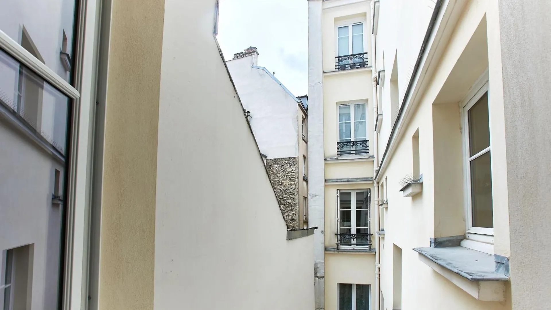 Apartment Bnbnova - 1Br - Montmartre & Moulin Rouge Paris
