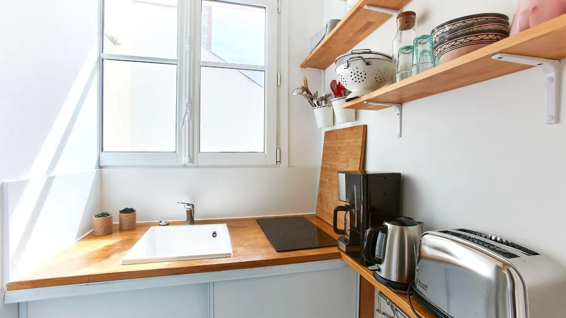 Bnbnova - 1Br - Montmartre & Moulin Rouge Paris Apartment
