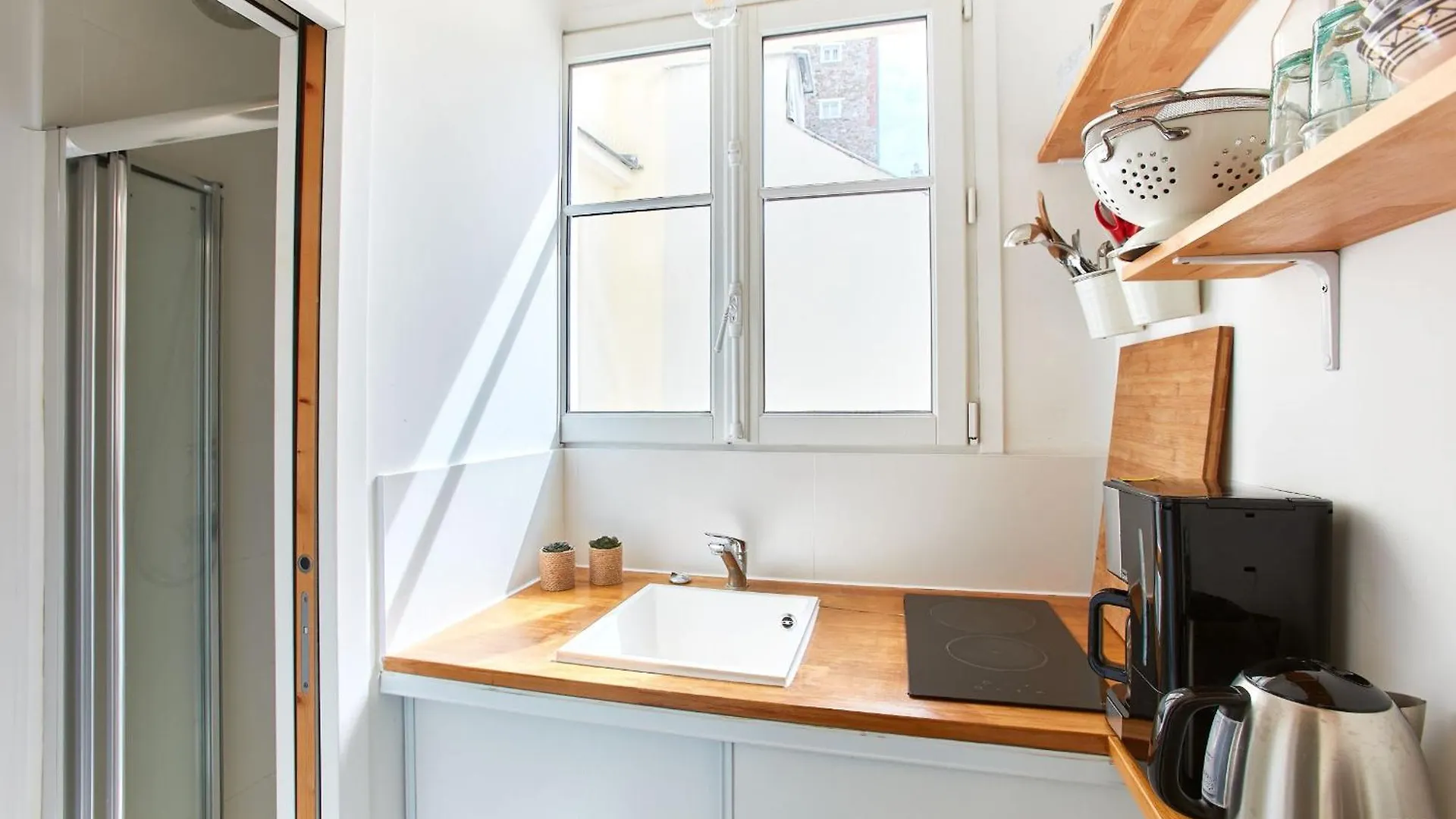 Bnbnova - 1Br - Montmartre & Moulin Rouge Paris Apartment