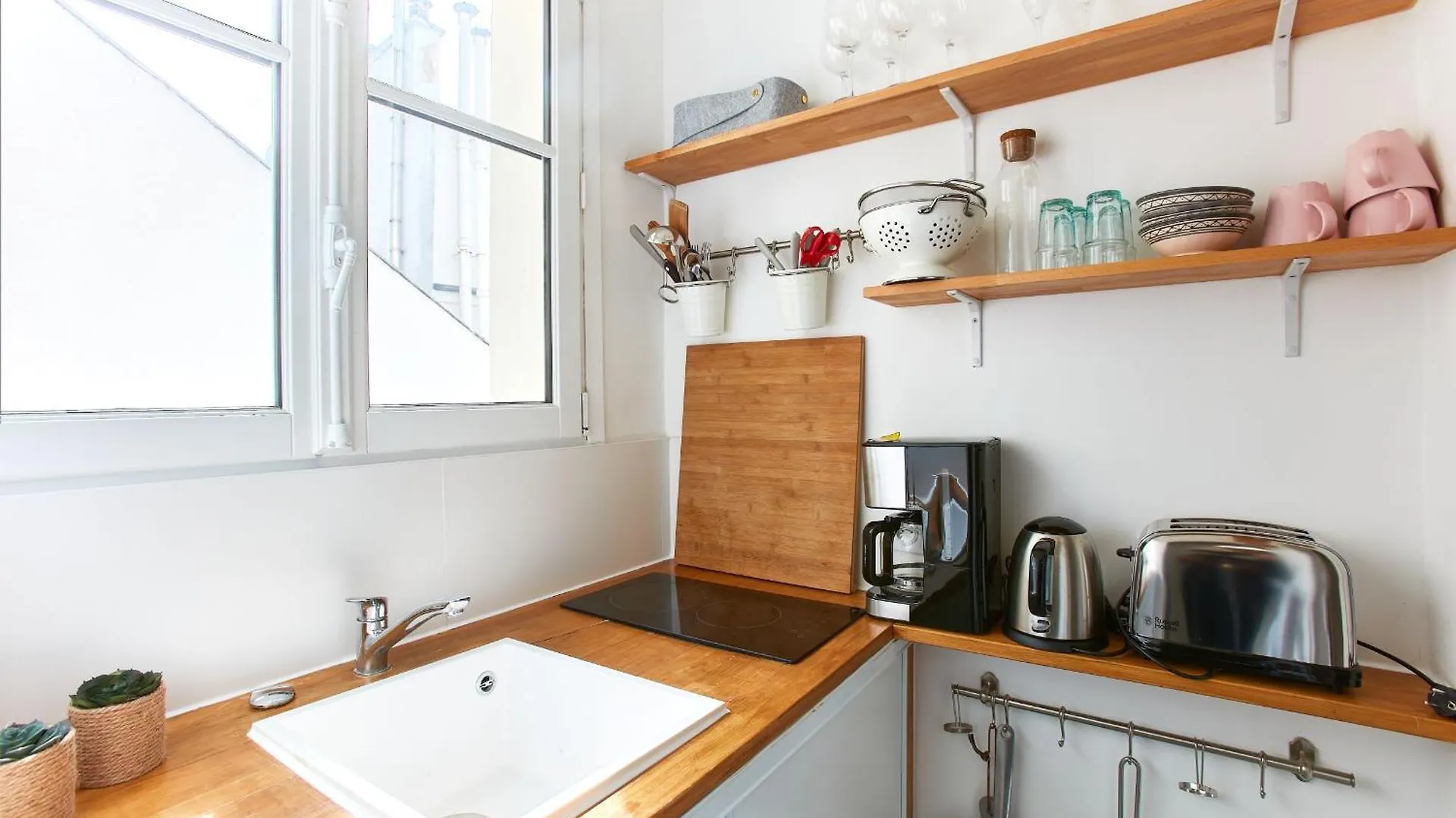 Bnbnova - 1Br - Montmartre & Moulin Rouge Paris Frankreich